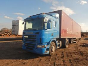 3 Ciągnik siodłowy SCANIA