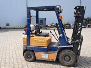 wozek_widlowy_Toyota_2[1]