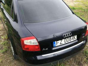 Audi A4 - tył